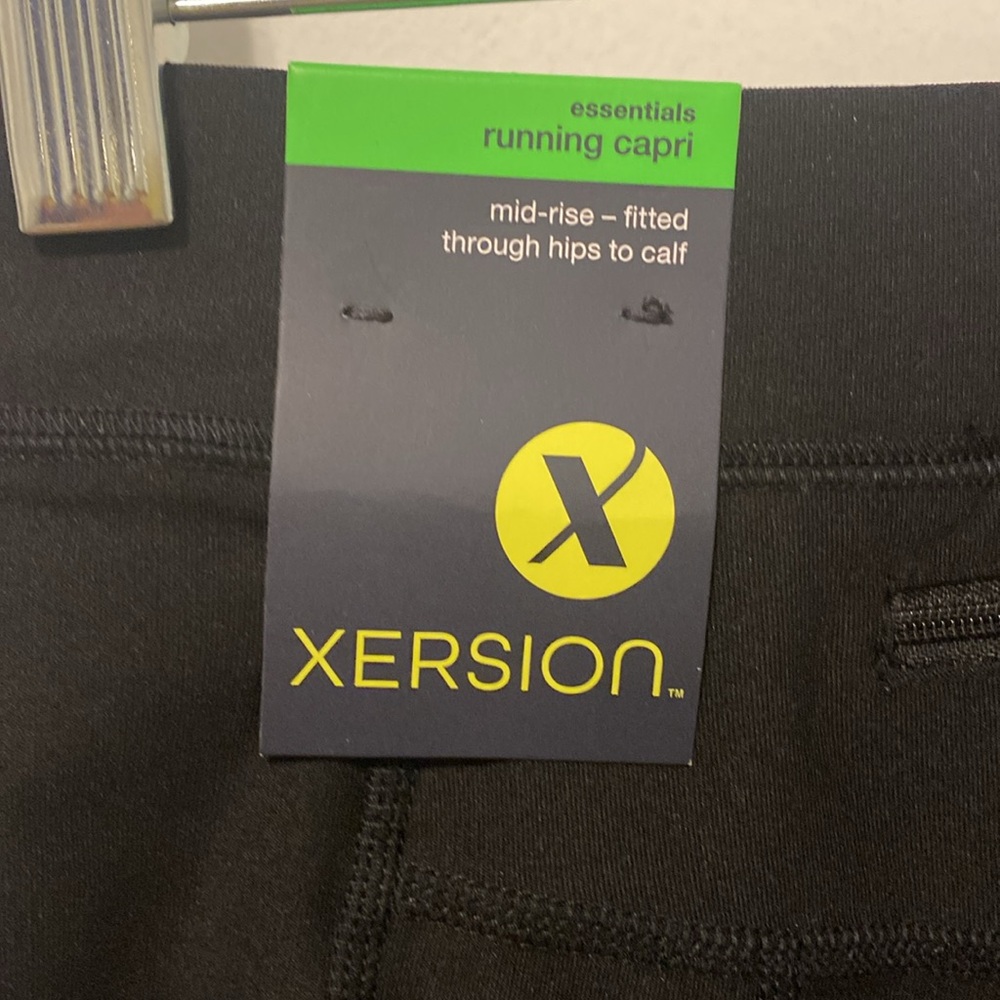 Xersion Black Women's Capri Leggings - Picture 3 of 6